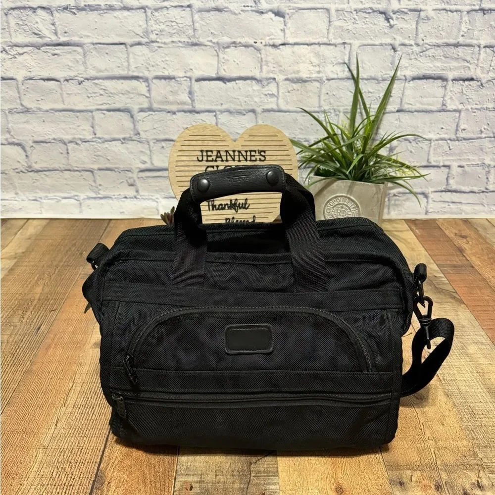 TUMI USA ALPHA BLACK BALLISTIC NYLON VINTAGE MESSENGER BRIEFCASE BAG